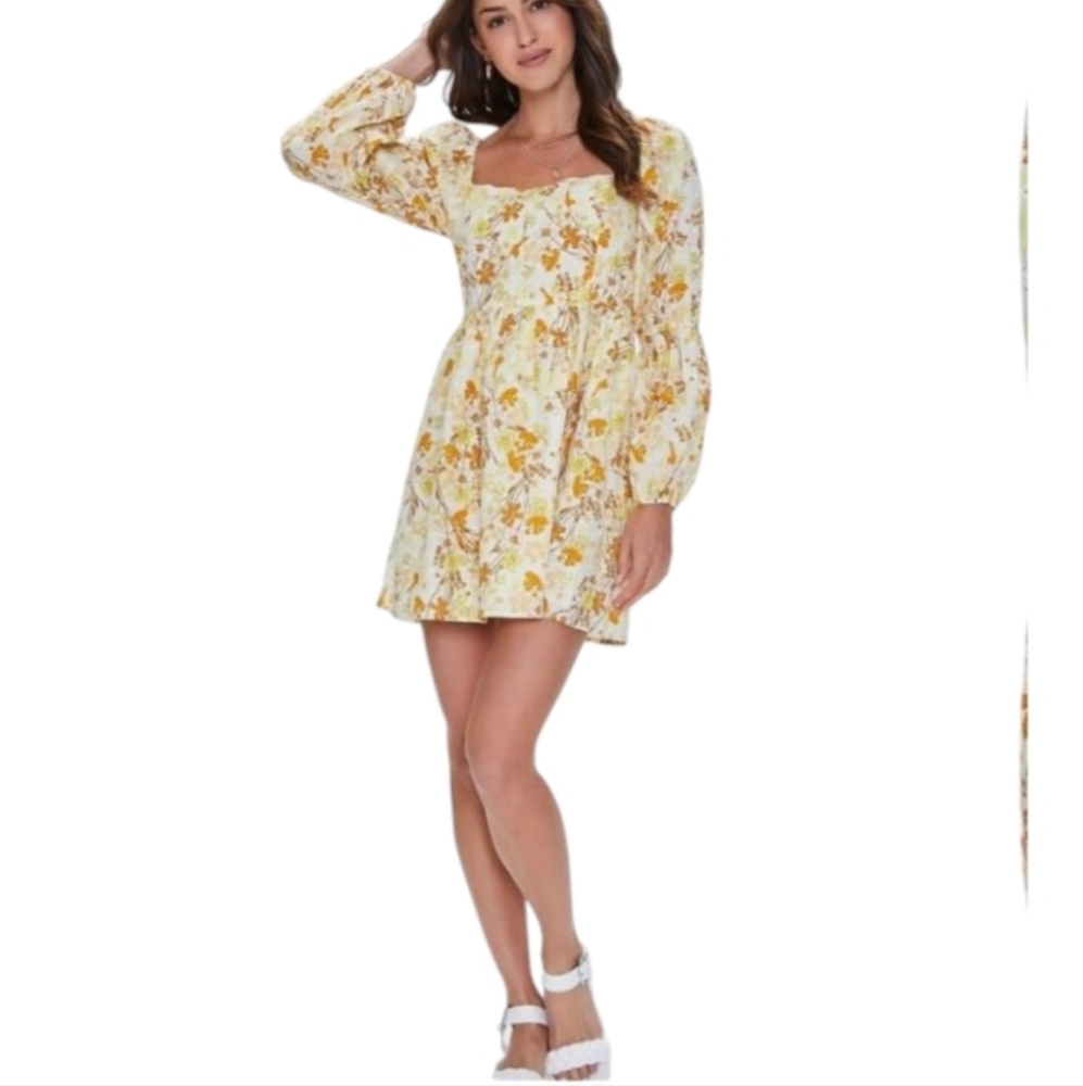 Forever 21 Peasant Floral Print Fit & Flare Mini Dress Size Medium Smocked.